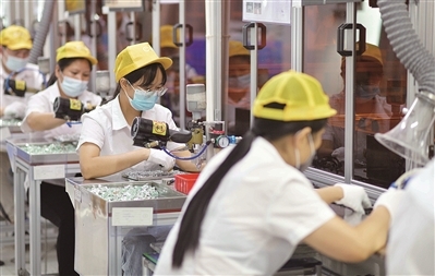 穩(wěn)中求進(jìn)探一線 | 廣州花都開(kāi)出全省首張“特別”通行證 助電子電器產(chǎn)品高效“出海”